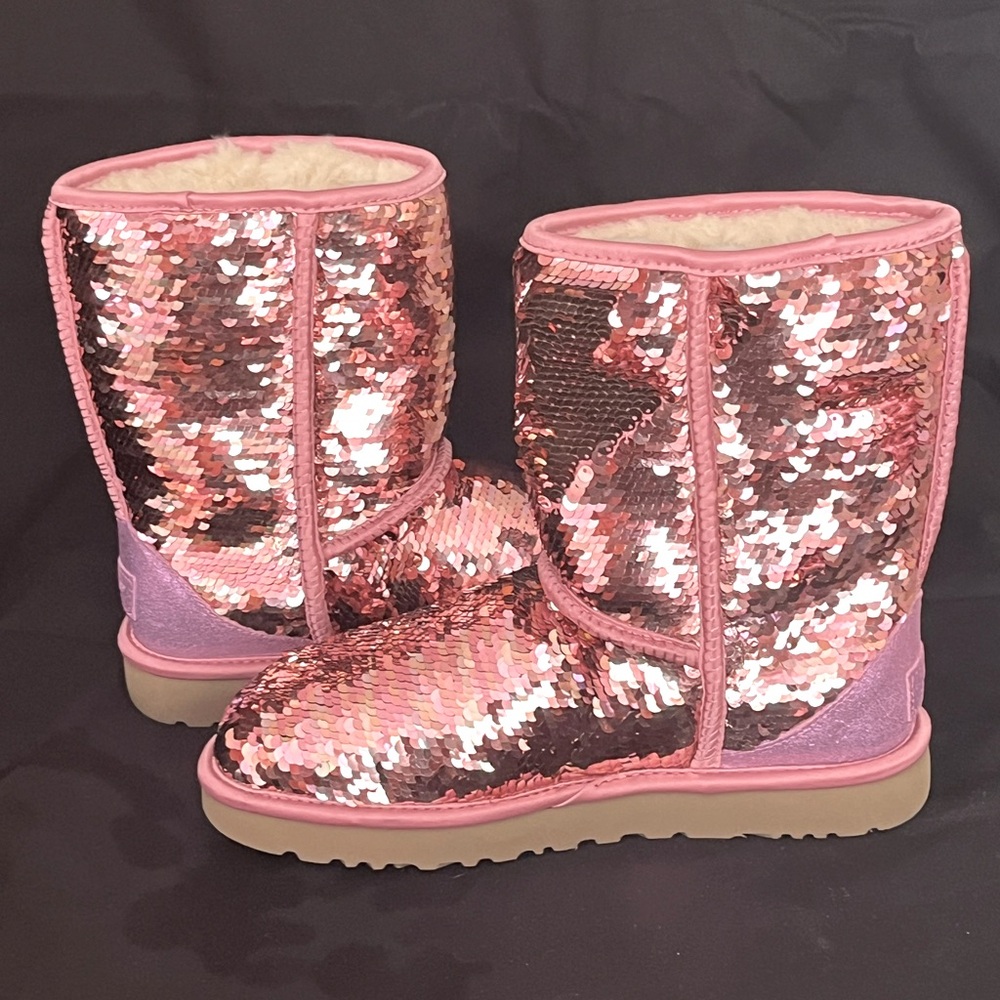 SOLD-NOT FOR SALE -Ladies UGG Pink Sequin Classic Short Boots Size 8